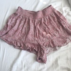Elastic waste patterned shorts